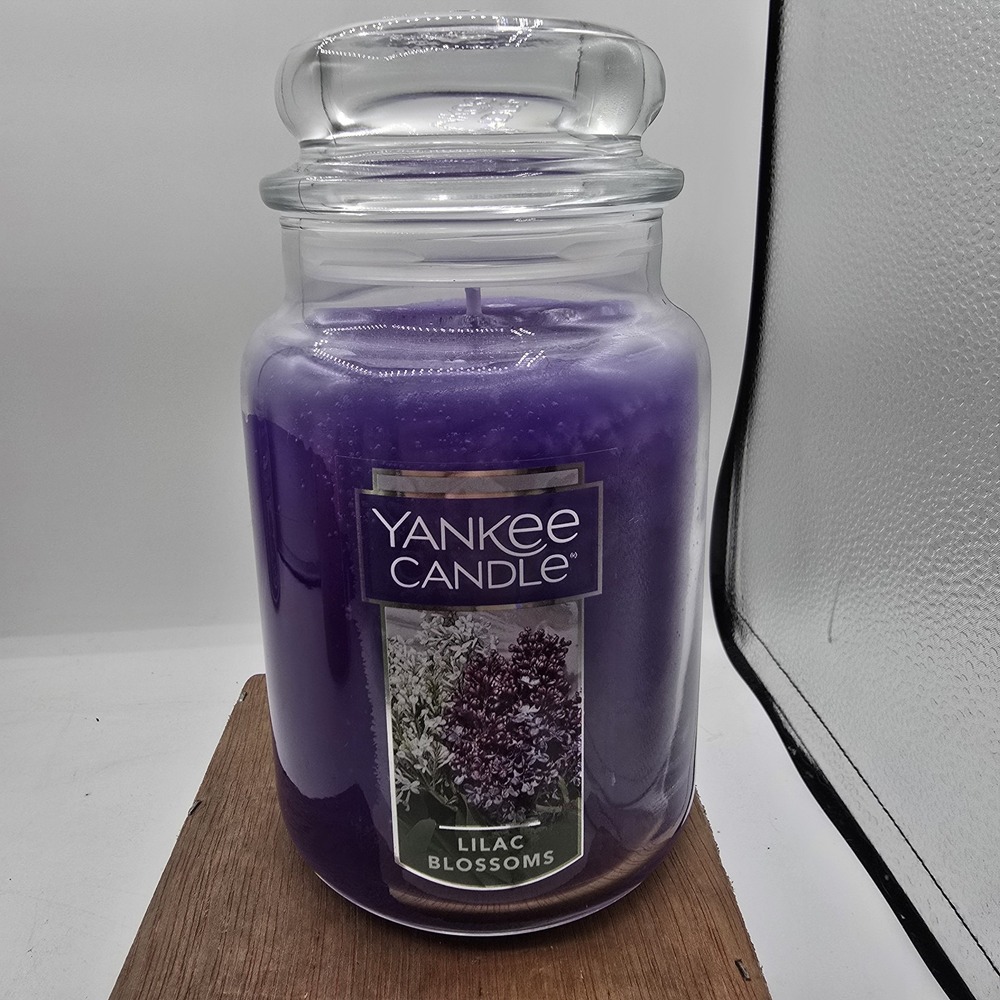 New Yankee Candle Lilac Blossoms Large Jar 22 oz Purple Wax Scented Fragrance